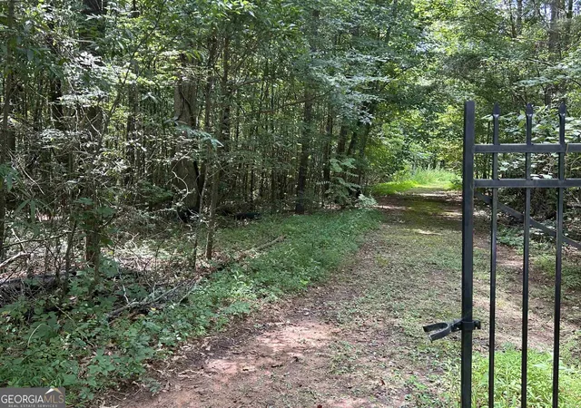 3rd image of 4923 Amsler Rd, Ellenwood, GA 30294 | MLS# 20163098