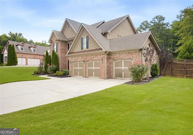Photo 3 of Single family home for sale at 1685 Dew Pl, Marietta, GA 30064 | MLS# 10821292 | Listing updated on 2026-10-17