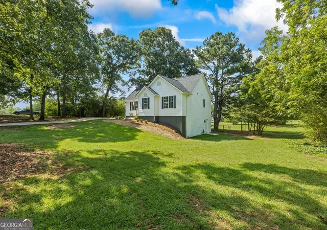 Photo 3 of Sale Pending at 690 Laney Rd, Locust Grove, GA 30248 | MLS# 10728241 | Listing updated on 2026-05-22