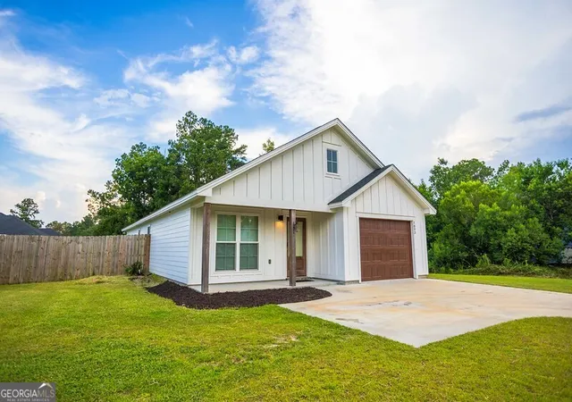 3rd image of 1803 Northside Dr, Valdosta, GA 31602 | MLS# 10808150