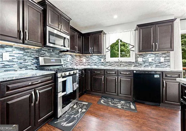 Photo 4 of Single family home for sale at 1603 Eagle Dr, Woodstock, GA 30189 | MLS# 10830440 | Listing updated on 2026-10-09