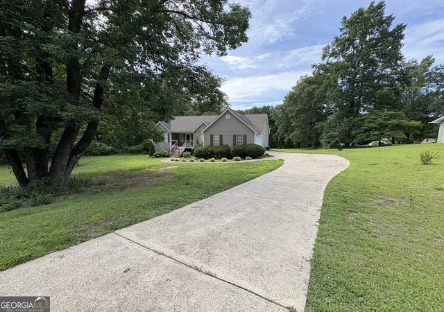 Photo 2 of Single family home for sale at 2301 Piney Grv Rd, Loganville, GA 30052 | MLS# 10792720 | Listing updated on 2026-08-01
