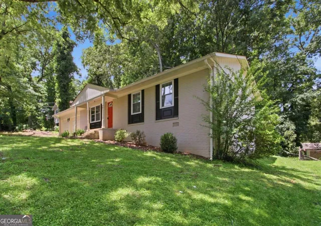 Photo 2 of Sale Pending at 2017 Lindsey Ln, Decatur, GA 30035 | MLS# 10780817 | Listing updated on 2026-09-23