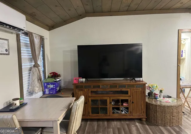 4th image of 1410 Martin Luther King Jr Blvd, Brunswick, GA 31520 | MLS# 10742277