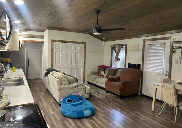 5th image of 1410 Martin Luther King Jr Blvd, Brunswick, GA 31520 | MLS# 10742277