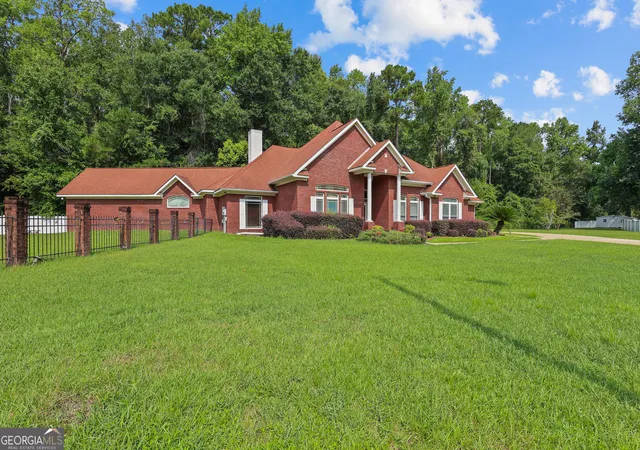 Photo 3 of Single family home for sale at 564 Tremain Dr, Hinesville, GA 31313 | MLS# 10822464 | Listing updated on 2026-08-24