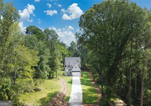 Photo 3 of Single family home for sale at 8110 Lennox Ln, Cumming, GA 30028 | MLS# 10836386 | Listing updated on 2026-08-31