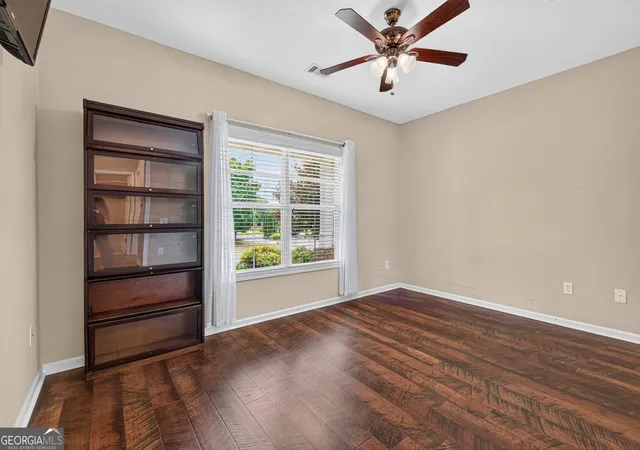 Photo 3 of Single family home for sale at 305 Victory Cir, Commerce, GA 30529 | MLS# 10805984 | Listing updated on 2026-07-29