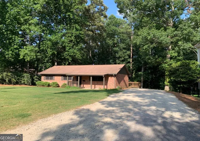 1st image of 6103 Lake Lanier Heights Rd, Buford, GA 30518 | MLS# 10800147