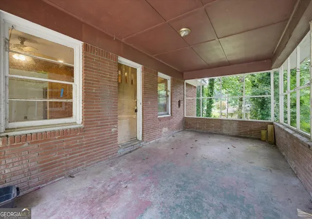 Photo 4 of Single family home for sale at 1900 Windsor Dr Sw, Atlanta, GA 30311 | MLS# 10793428 | Listing updated on 2026-10-29