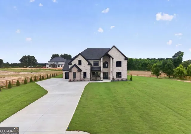 Photo 2 of Mansion for sale at 1975 Jones Phillips Rd, Dacula, GA 30019 | MLS# 10793805 | Listing updated on 2026-09-17