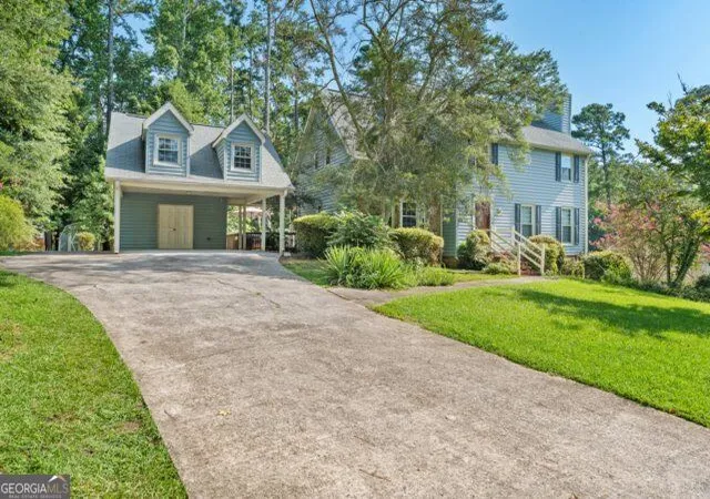 Photo 2 of Single family home for sale at 3 Stonehaven Dr, Newnan, GA 30265 | MLS# 10824523 | Listing updated on 2026-08-27