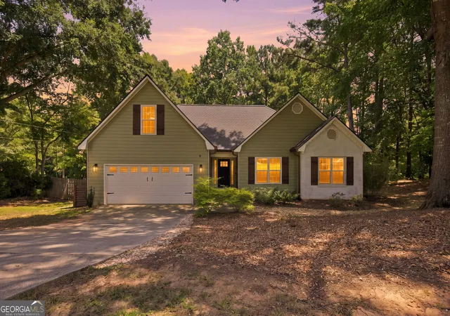 1st image of 15 Stonewood Wy, Sharpsburg, GA 30277 | MLS# 10826543
