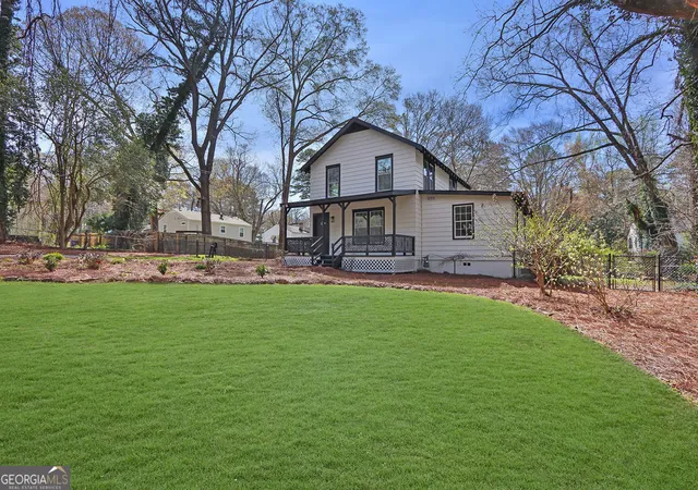 4th image of 5121 Central Dr, Stone Mountain, GA 30083 | MLS# 10714237