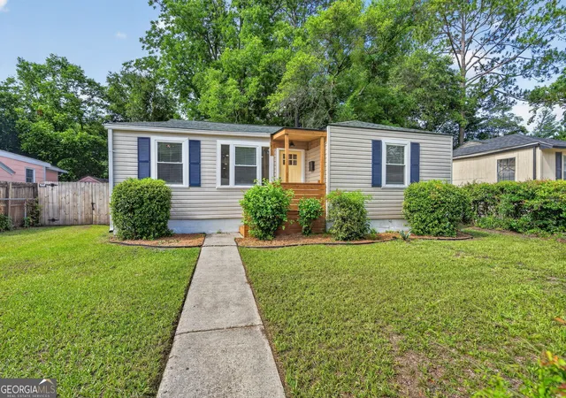Photo 1 of Sale Pending at 2509 Louisiana Ave, Savannah, GA 31404 | MLS# 10790354 | Listing updated on 2026-09-01