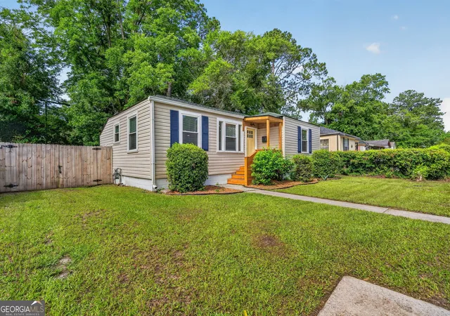 Photo 2 of Sale Pending at 2509 Louisiana Ave, Savannah, GA 31404 | MLS# 10790354 | Listing updated on 2026-09-01