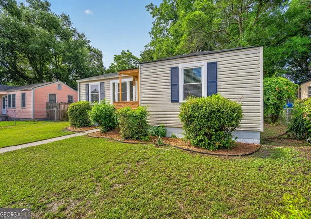 Photo 3 of Sale Pending at 2509 Louisiana Ave, Savannah, GA 31404 | MLS# 10790354 | Listing updated on 2026-09-01