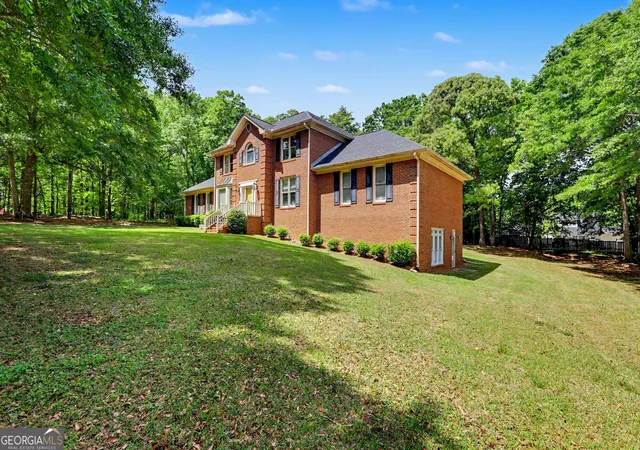 Homes for sale in Barnesville, GA | 107 Big Oak Dr, Barnesville, GA 30204 | MLS# 10735752