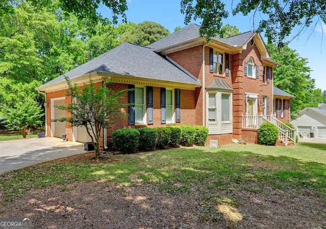 Homes for sale in Barnesville, GA | 107 Big Oak Dr, Barnesville, GA 30204 | MLS# 10735752