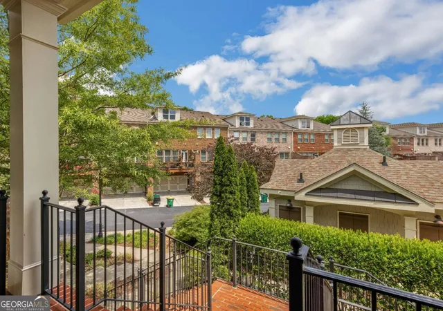 3rd image of 308 Alderwood Ln, Atlanta, GA 30328 | MLS# 10786921