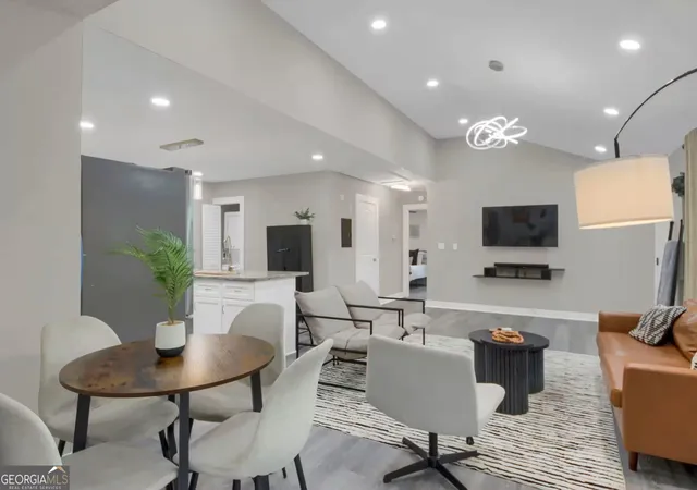 Photo 4 of Single family home for sale at 1901 Windsor Dr SW, Atlanta, GA 30311 | MLS# 10798482 | Listing updated on 2026-08-19