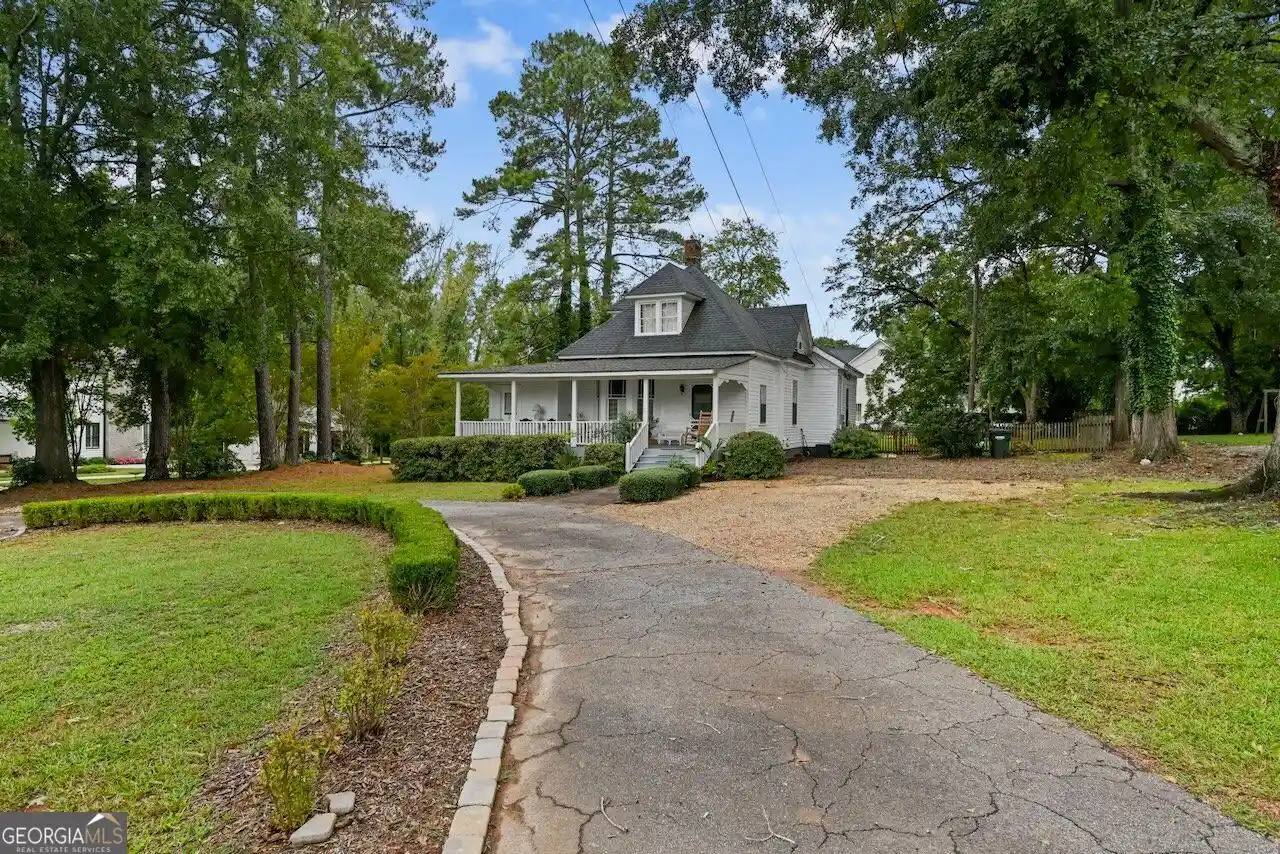 Photo 1 of Single family home for sale at 600 Foster St, Madison, GA 30650 | MLS# 10871506 | Listing updated on 2026-10-23