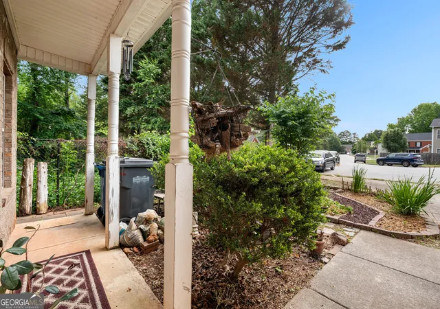 Photo 4 of Single family home for sale at 635 Shadowmoore Dr, Riverdale, GA 30274 | MLS# 10762030 | Listing updated on 2026-09-18