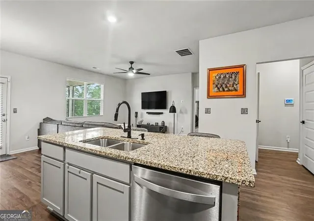 Photo 4 of Single family home for sale at 351 Pepin Ct, Hoschton, GA 30548 | MLS# 10809763 | Listing updated on 2026-08-27