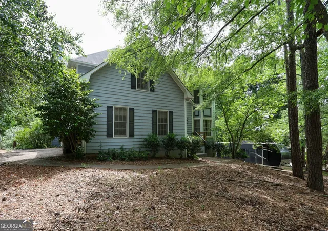 Photo 2 of Single family home for sale at 140 Autumn Moon Trl, Fayetteville, GA 30215 | MLS# 10759616 | Listing updated on 2026-10-27