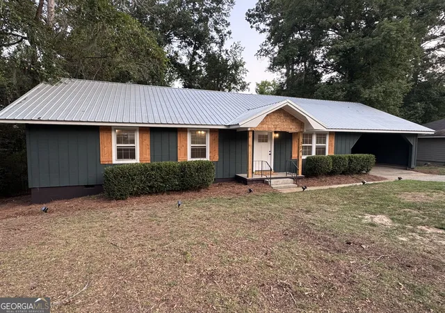 1st image of 304 Pinewood Dr, Dublin, GA 31021 | MLS# 10806139