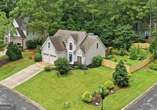 Photo 3 of Sale Pending at 1027 Deer Holw Dr, Woodstock, GA 30189 | MLS# 10789790 | Listing updated on 2026-08-10