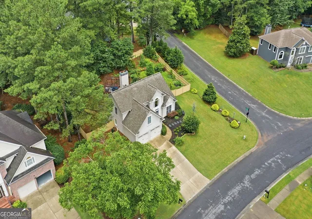 Photo 3 of Sale Pending at 1027 Deer Holw Dr, Woodstock, GA 30189 | MLS# 10789790 | Listing updated on 2026-08-10