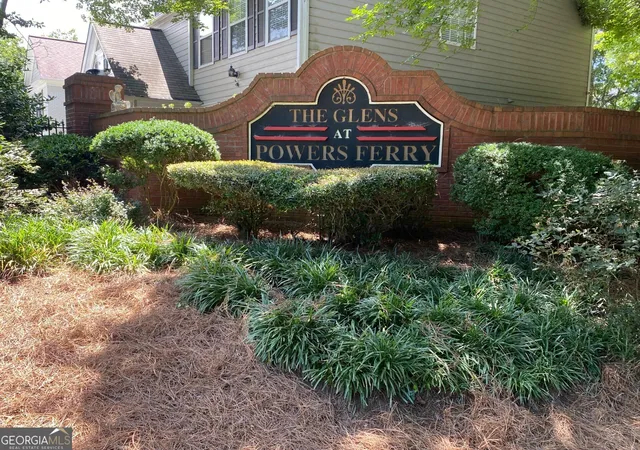Photo 2 of Single family home for sale at 518 Stepney Ct Se, Marietta, GA 30067 | MLS# 10780164 | Listing updated on 2026-09-02