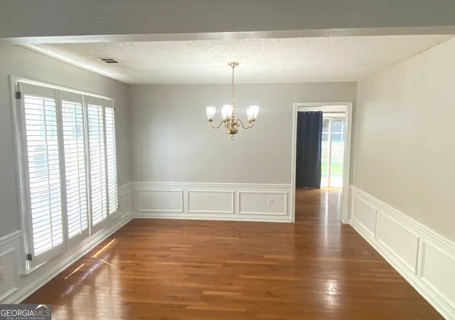 Photo 4 of Single family home for sale at 518 Stepney Ct SE, Marietta, GA 30067 | MLS# 10780164 | Listing updated on 2026-09-02