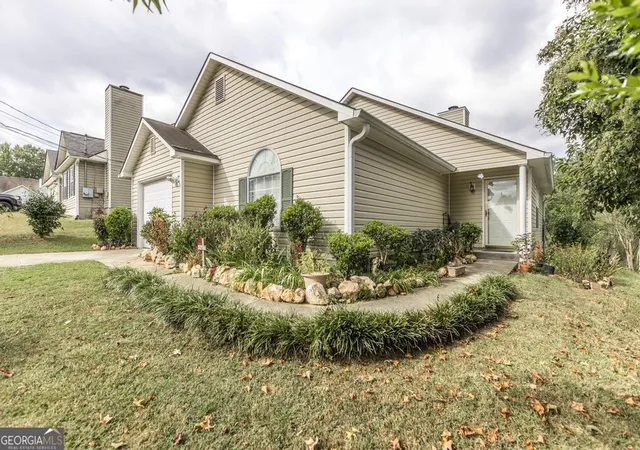 Photo 2 of Sale Pending at 1347 Tonedale Ct, Macon, GA 31204 | MLS# 10616472 | Listing updated on 2025-10-15