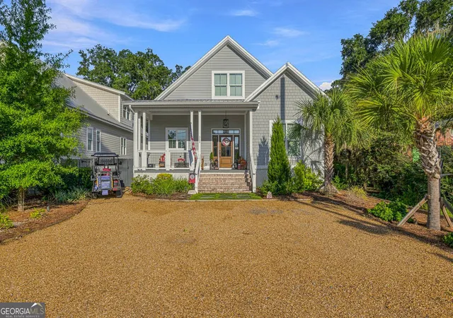 Photo 2 of Single family home for sale at 311 Peachtree St, Saint Simons Island, GA 31522 | MLS# 10828222 | Listing updated on 2026-09-01
