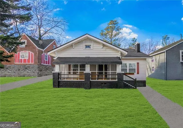2nd image of 684 S Elizabeth Pl Nw, Atlanta, GA 30318 | MLS# 10817661