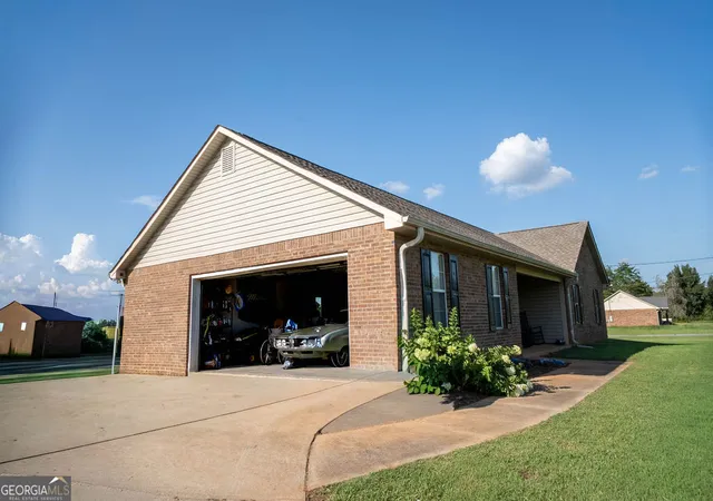 Photo 3 of Single family home for sale at 309 Snapping Shls Rd, Mcdonough, GA 30252 | MLS# 10812906 | Listing updated on 2026-09-11