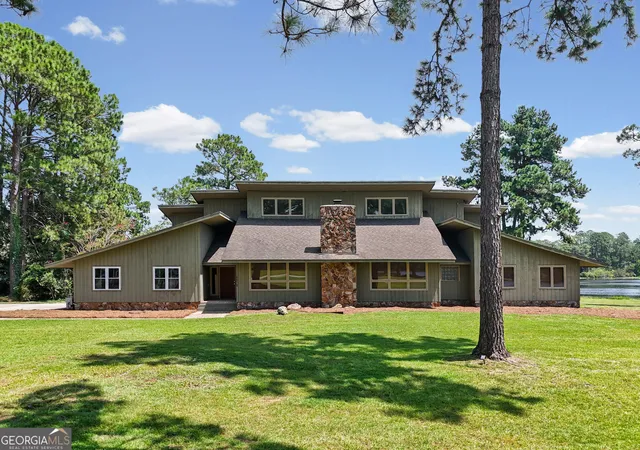 Photo 2 of Sale Pending at 5307 W Forest Lake Dr, Tifton, GA 31794 | MLS# 10831529 | Listing updated on 2026-10-03