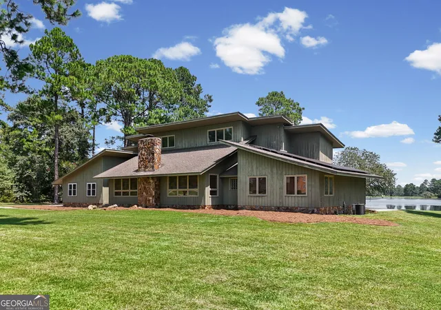 Sale Pending at 5307 W Forest Lake Dr, Tifton, GA 31794 | MLS# 10831529 | Listing updated on 2026-10-03