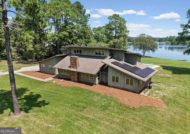 Sale Pending at 5307 W Forest Lake Dr, Tifton, GA 31794 | MLS# 10831529 | Listing updated on 2026-10-03