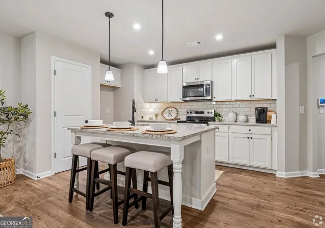 Photo 3 of Townhouse for sale at 16 Silver Leaf Ln #1, Dawsonville, GA 30534 | MLS# 10713777 | Listing updated on 2026-08-30