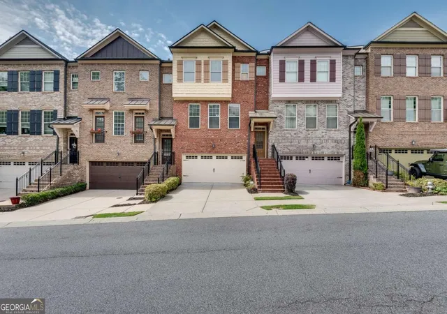 Photo 2 of Townhouse for sale at 9005 Woodland Trl, Alpharetta, GA 30009 | MLS# 10817181 | Listing updated on 2026-09-11