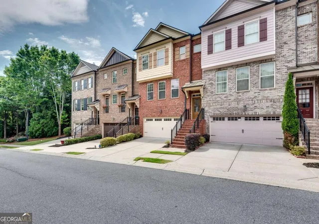 Photo 3 of Townhouse for sale at 9005 Woodland Trl, Alpharetta, GA 30009 | MLS# 10817181 | Listing updated on 2026-09-11