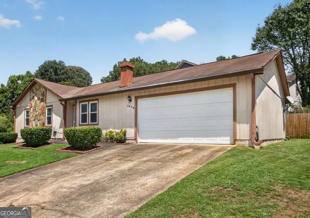 Photo 3 of Single family home for sale at 1019 Park West Ln, Stone Mountain, GA 30088 | MLS# 10826890 | Listing updated on 2026-09-04