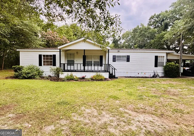 Homes for sale in Portal, GA | 323 S Grady St S, Portal, GA 30450 | MLS# 10784458