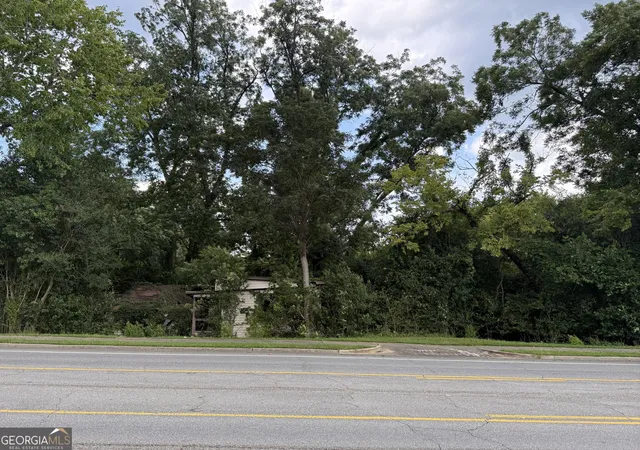 Photo 3 of Single family home for sale at 550 S Elbert St, Milledgeville, GA 31061 | MLS# 10827697 | Listing updated on 2026-08-31