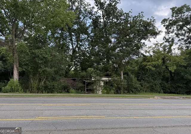 Photo 3 of Single family home for sale at 550 S Elbert St, Milledgeville, GA 31061 | MLS# 10827697 | Listing updated on 2026-08-31