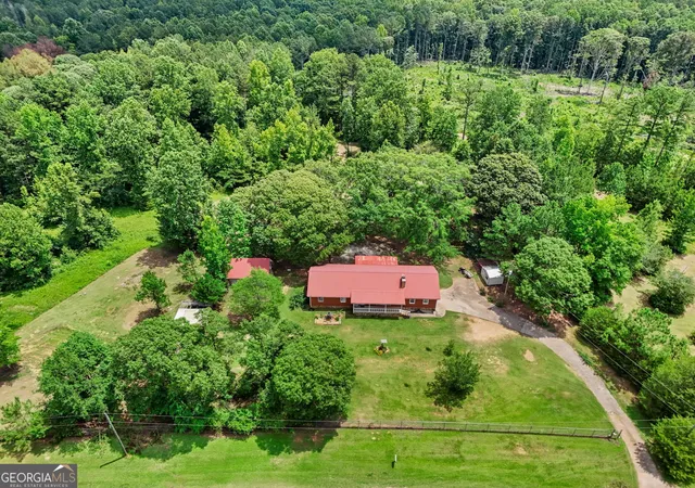 Homes for sale in Roanoke, AL | 1176 County Rd 17, Roanoke, AL 36274 | MLS# 10799084