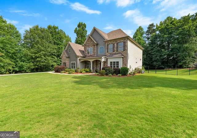 Photo 3 of Single family home for sale at 155 Southmill Ln, Senoia, GA 30276 | MLS# 10788392 | Listing updated on 2026-09-15